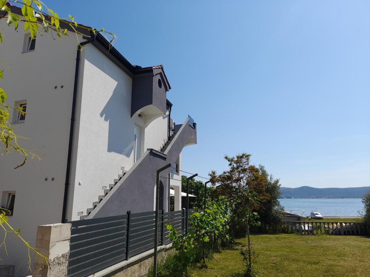 Apartman Prvi Red Do Mora スベティ・フィリップ・イ・ヤコブ エクステリア 写真