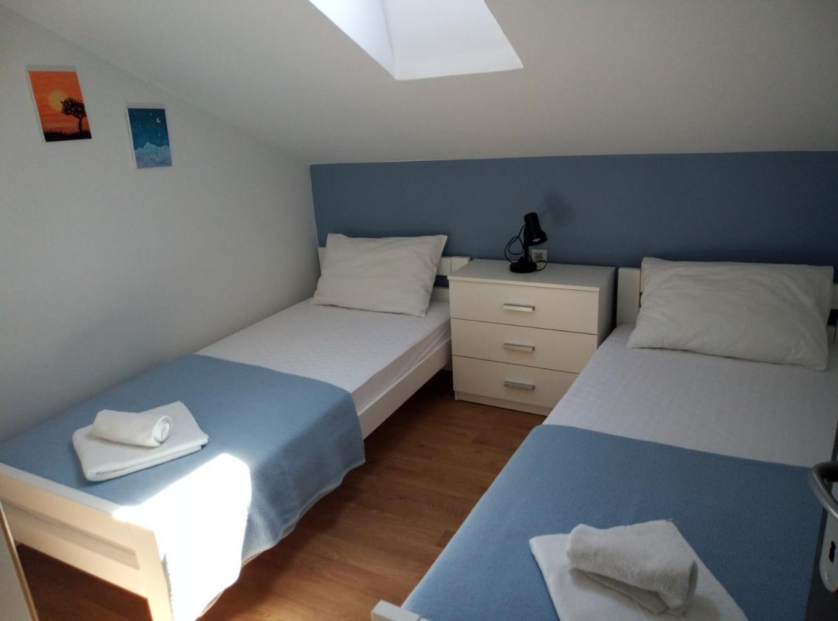 Apartman Prvi Red Do Mora スベティ・フィリップ・イ・ヤコブ エクステリア 写真