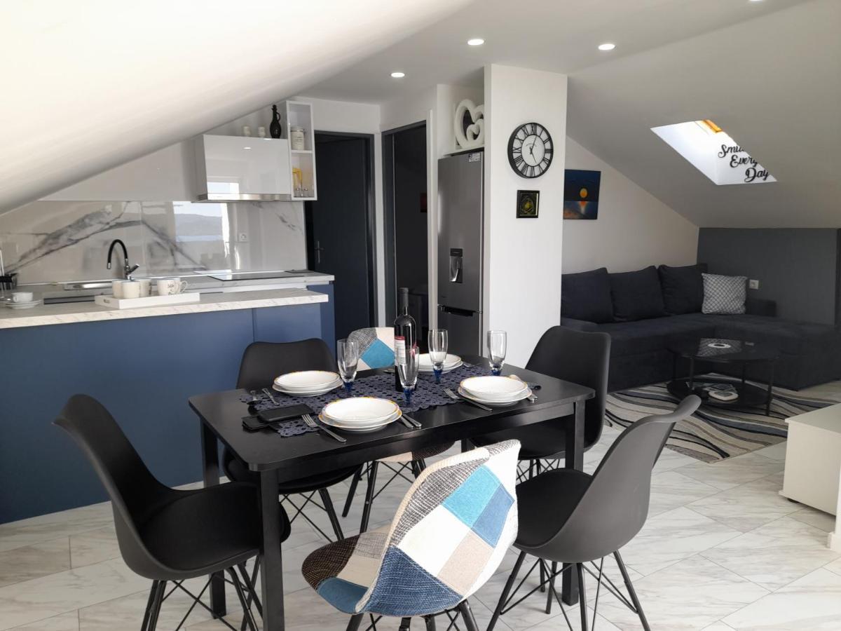 Apartman Prvi Red Do Mora スベティ・フィリップ・イ・ヤコブ エクステリア 写真